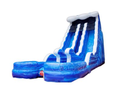 tobogán de agua doble con piscina